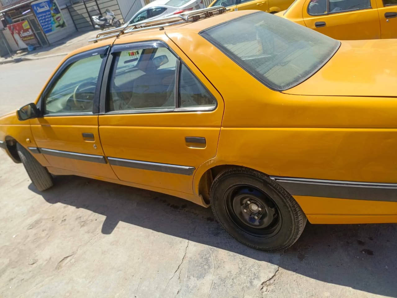 سلام عليكم بيجو لميس 2015 مابيها كل نقص كامله مكاني بغداد البياع س34 وبيها مجال *********** 
واتساب ***********
