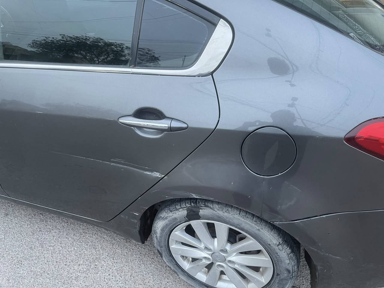 سلام عليكم  فورتي موديل 16 للبيع رقم بغداد ب اسمي سياره وارد امريكي حادثه جاملغ وبنيد بيه جراد ب قماره ابيع احزام سعر 103 
مكاني بغداد 
رقم ***********
