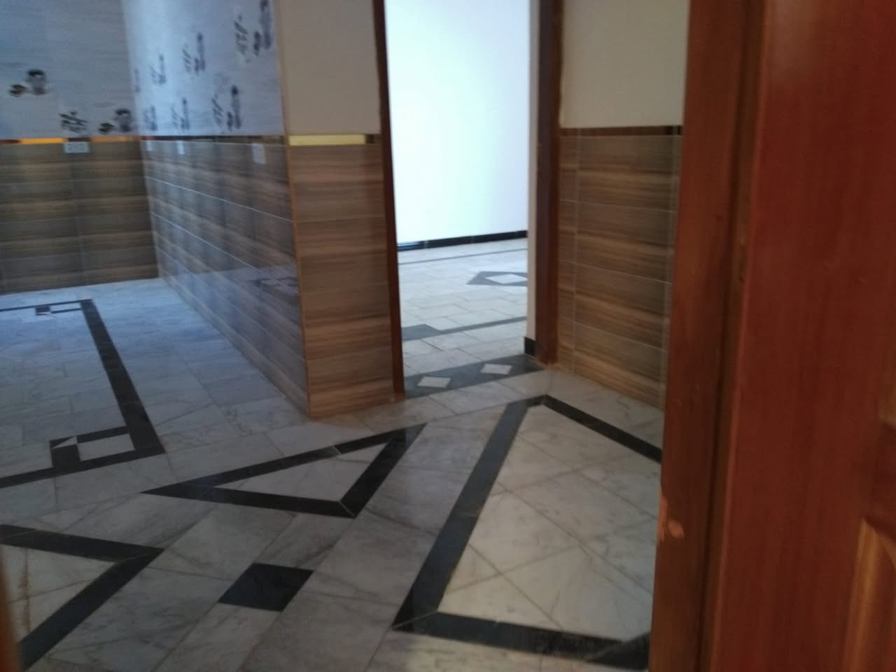 شقه للبيع طابق ٢ حي الجامعه قرب مدينة العاب جوي لاند  شارع الي مجاور جامع نجمة مساحة ١٢٠ متر واجهه ١٢ نزال ١٠ تحتوي على غرفتين نوم + استقبال + حمام داخلي وخارجي + مطبخ 
للاستفسار الاتصال على الرقم 
***********
