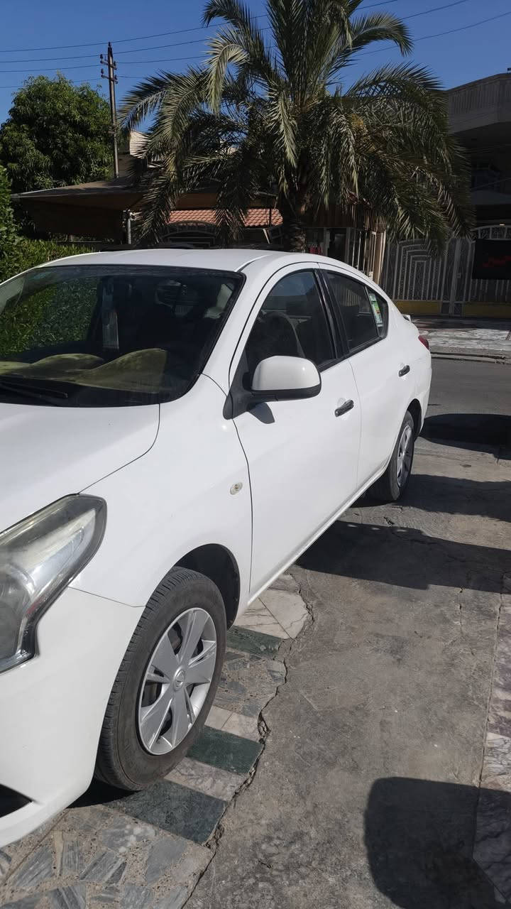 السلام عليكم شباب نيسان سني موديل ٢٠١٧ لون ابيض سياره مكفوله من ضربه وصبغ بيها طخطخات الباب الصدر والباب الخلفي وب صندوك وشخط ب جاملغ سياره مكينه كير تبريد حداديه  كله جديد مسويلها ادامه من كلشي ماشيه ١٣٥ الف السعر ٩٢ وبيها مجال تحياتي الكم للاستفسار ***********
