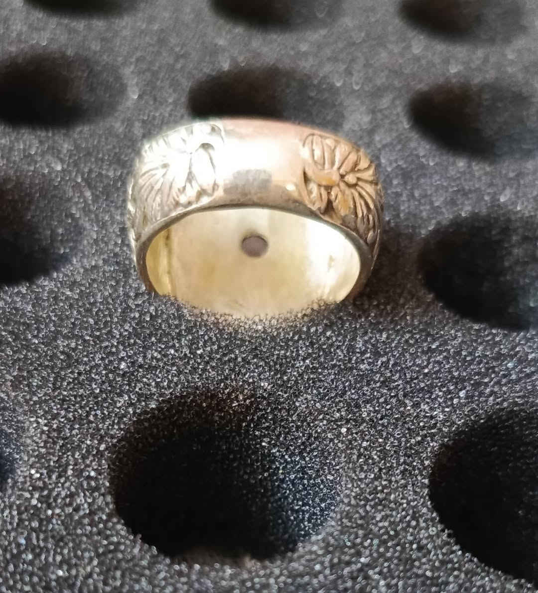 محبس عقيق مشمشي صياغة يدوية قياس 23 . . . . 24 السعر 75 الف قفل اتصال ***********
