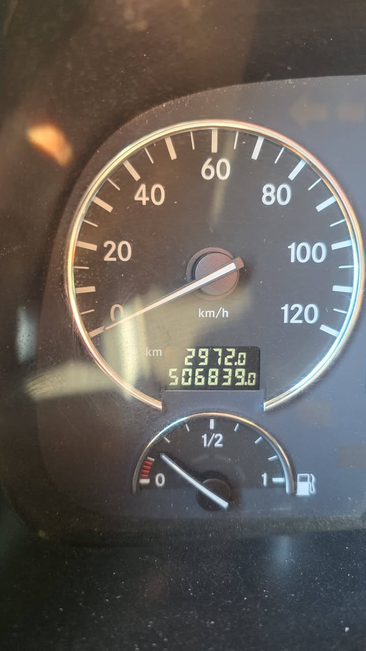 لبيع سياره كرين 2013  كرين بفكر حجم 21000 بلادي كرين  رقم بصرة مدفوع كمرك  عنوان الموصل ***********.      ***********.
