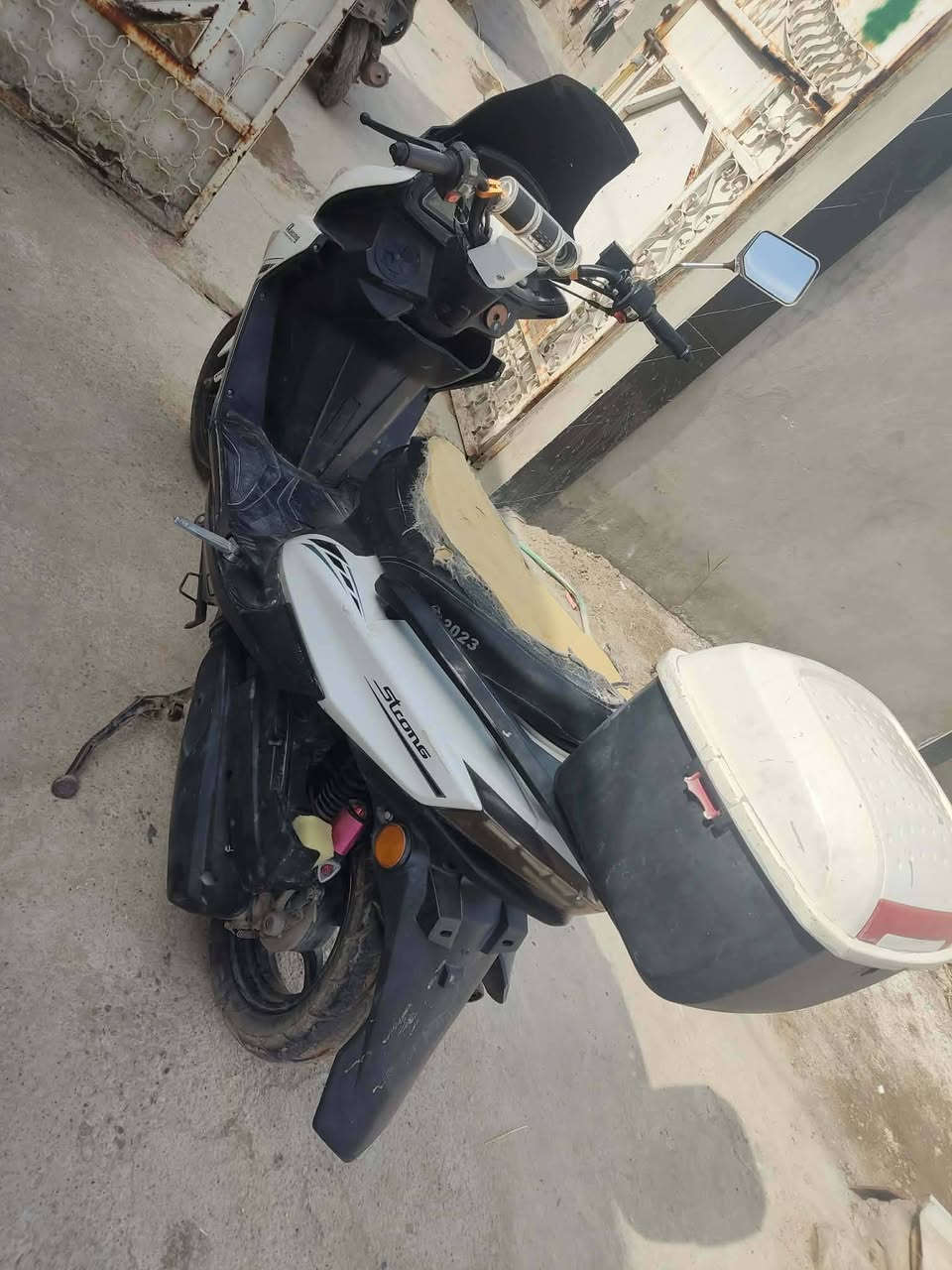 محركها مامفتوح احسن محرك بالصيني شرط بصمه موديل 23 20سعرها قفل 450اتصال مكالف بل نشر خابر صاحب دراجه رقم***********
