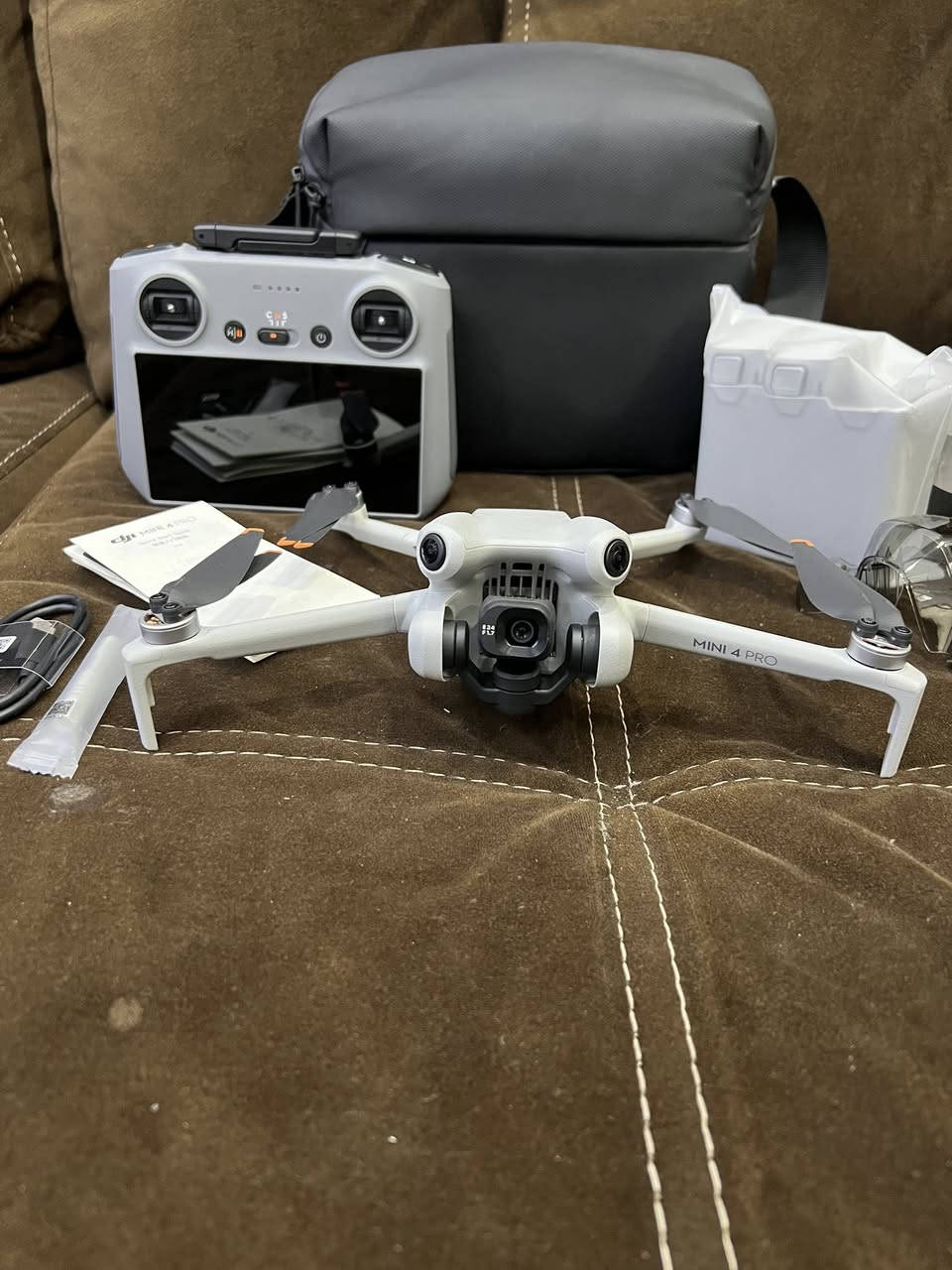 DJI MINI 4 PRO كومبو جديد
فقط مفحوص جديد لوك 3 بطاريات مكان بغداد العبيدي 
السعر مليون و500 نهايته ***********
