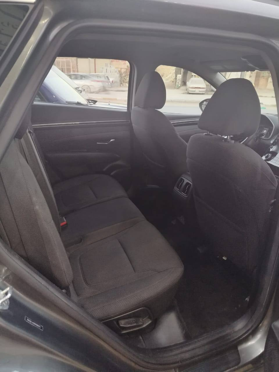 توكسان 22 امريكي كلين فول ماعدا البونراما لون مميز زيتوني رقم اربيل باسم شخص من بغداد سيارة جديده ونضيفه جدا للاتصال *********** اسيا ***********
