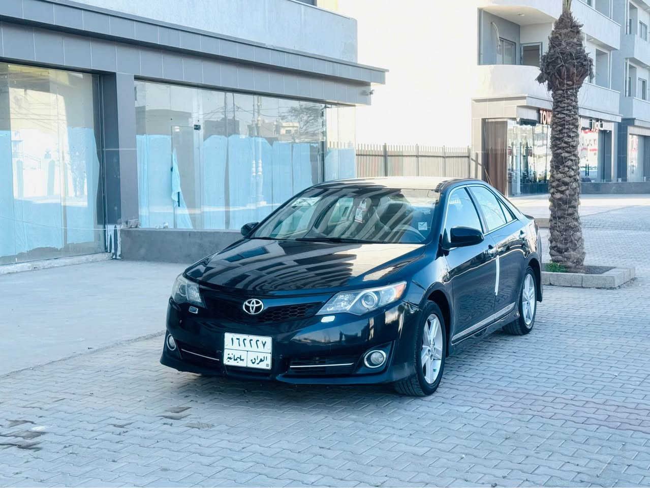 السلام و علايكم  
كامري موديل 2012 كندي 
مصفات se  فول بدون فتحه 

شاشه  كاميره حساس تحكم استيرن
تحديد سرع كشن جلد كشن كهربا كير بل استيرن 

كير محرك بشرط لا بخار لا صوت 
حدايده جديد 

سياره بي قتع تين صبخ بدون جك دواخل بدون ايرباك  

سعره 113 بي مجال قليل. 
*********** كركوك, العراق
