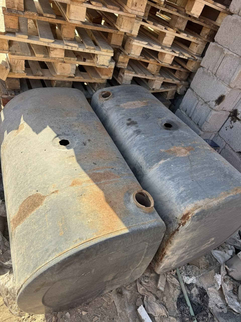 خزانات سياره حمل بسعر مناسب العنوان الجمعيات رقم ***********
