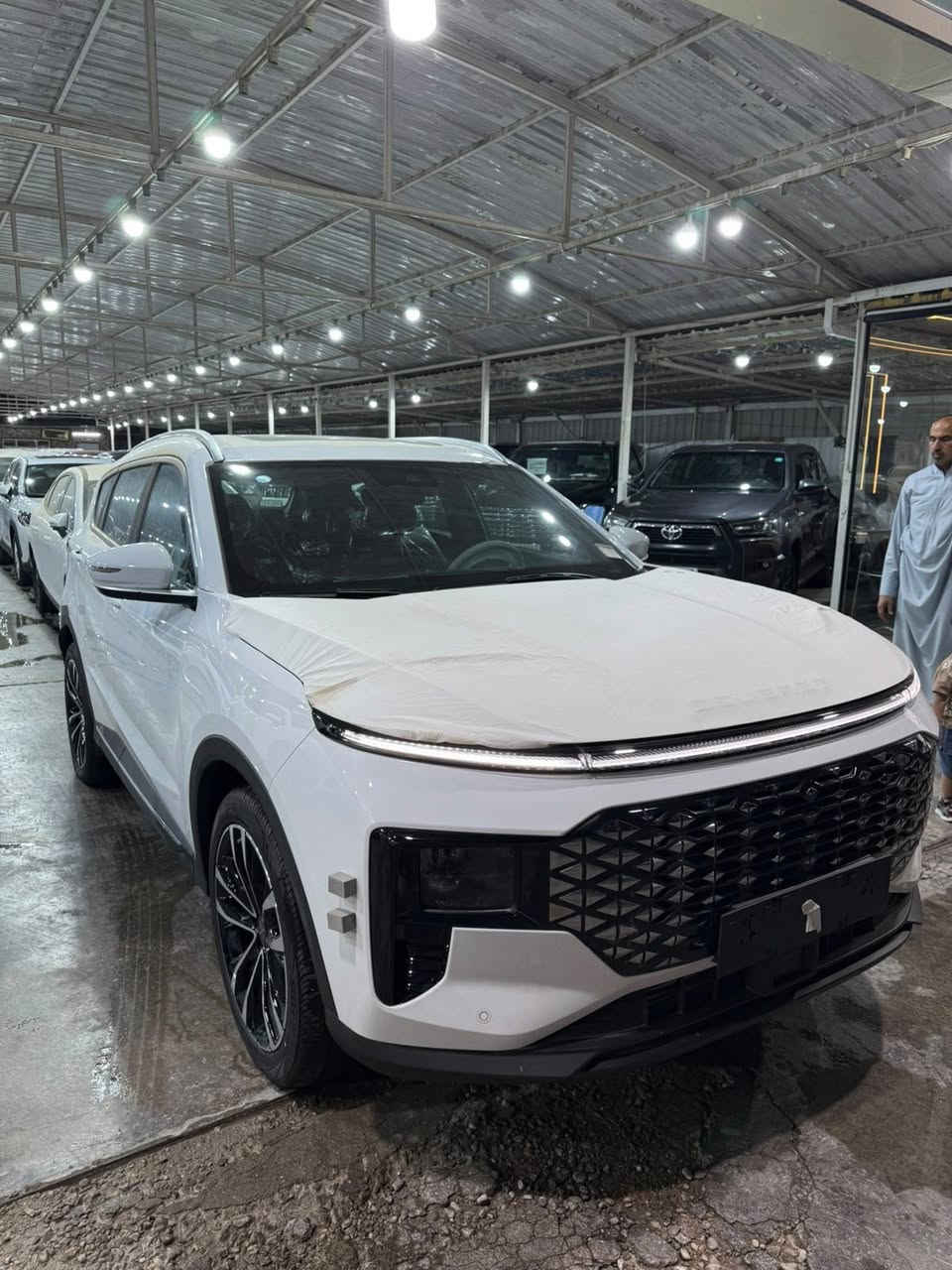 ‼️‼️رجع توفر من جديد‼️‼️
⁨ سوئيست S07 1.6L PREMIUM

الموديل: 2026 (خليجي)
العداد: صفر كيلو متر
المحرك: 4 أسطوانات 1.6L تيربو 197 حصان
العزم (نيوتن-م.): 290
ناقل الحركة: اوتوماتيكي دبل كلاتش من 7 سرعات
استهلاك الوقود: 8 لتر لكل 100 كم

الضمان الأساسي: 6 سنوات أو 200,000 كم (أيهما أولا)
ضمان المحرك: 10 سنوات أو 1،000،000 كم (أيهما أولا / للمالك الأول)

السعر : 27,900,000 دينار عراقي ( بدون رقم ) 

المواصفات:
*إطارات قياس 20 إنچ
*فتحة سقف بانوراما 1.1 م
*الصندوق كهربائي
*مثبت سرعة مع رادار تفاعلي
*نظام القيادة شبه الذاتية
*نظام الكبح التلقائي في حالة الطوارئ
*نظام تحذير الاصطدام الامامي والخلفي
*كاميرات محيطية 540 درجة
*حساسات أمامية وخلفية
*نقطة العمياء
*نظام تحذير مغادرة المسار
* نظام المساعدة للبقاء في المسار
*شاشة عرض وعدادات رقمية قياس 24.6 إنچ
*نظام صوتي متطور 8 سماعات من Sony
*نظام ابل كار بلاي واندرويد أوتو لاسلكي
*شاحن هاتف لاسلكي سريع
*مقصورة الركاب من الجلد الفاخر
*مقعد السائق والراكب كهربائي و مبرد
*مقعد السائق ذاكرة
*عدد صفوف المقاعد 3 (7 ركاب)
*إنارة ترحيبية
*إنارة محيطية متعددة الالوان
*عتبات الأبواب مضيئة
*مصابيح أمامية و خلفية أوتوماتيكية LED مع مصابيح نهارية
*التكيف التلقائي للضوء العالي
* مراية الوسطية مع خاصية التعتيم
* نظام تسجيل الرحلات DVR
*المرايا الجانبية قابلة للطي كهربائياً ومدفئة
*ماسحات الزجاج الامامي مع حساس للمطر
*دخول ذكي (بصمة) و تشغيل عن بعد
*خاصية إغلاق الشبابيك وفتحة السقف عن بعد
*شاشة التحكم بالمكيف لمس بقياس 9.7 إنچ
*نظام تكييف ثلاثي المناطق مع شاشة تحكم منفصلة للصف الثاني
* نظام تنقية الهواء PM2.5 مع شاشة و فلتر تنقية الهواء (N95)
*مسند الذراع الوسطي مع ثلاجة
*انماط قيادة متعددة
* مبدل السرعة مثبت على المقود Paddle Shifter
*وسائد هوائية امامية وجانبية عدد 6
*نظام الفرامل اليدوية الاوتوماتيكي Autohold
*نظام التحكم بنزول المنحدرات
*نظام المساعدة لصعود المرتفعات 
*نظام مراقبة ضغط الإطارات
*نظام المكابح المانعة للانغلاق ABS
*نظام التحكم بالثبات ESC

🔽للاستفسار والمراجعة :

☎️***********
☎️***********
☎️***********

📍#معرض_الفرقان_لتجارة_السيارات
#بغداد_الكريعات_نهاية_شارع_الوقف
