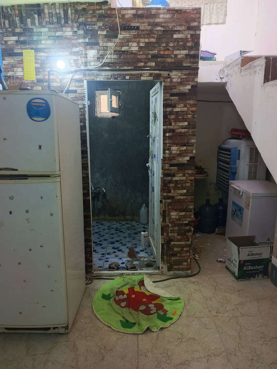 ✅للبيع دار سكن زراعي 
✅سند 25 مداور مباشر بإسم المشتري 
✅المساحة 150م 
✅الواجهة 15*10م 
✅بناء طابوگ عگاده نضيف 
✅يتكون من غرفتين وصاله ومطبخ وبراني وصحيات 
✅الموقع قرية فيصل 

🔴للاستفسار مراجعة مكتب الضامن للعقار الشارع التجاري مقابل منفذ المعرفه أو الاتصال 📞 
*********** واتساب 
***********
