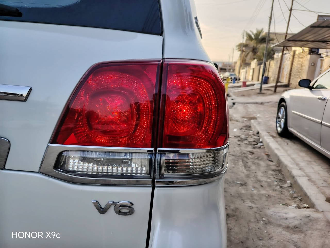 سلام عليكم من رخصت الادمن لاندكروز ستينيه 2011 سياره جديده وعله ايد واحد كله ع وضع الشركه مكينه سته سلندر وكير وكسل حداديه كارتون تبريد ثلج مركزي ٣ قطع فتحه سقف اشاير بالمري ترحيب زراك لايت داخل جلد بعدها ع وضع الشركه مغلفات الكشنات بقبلاوه شخط مابيهن كشن كهرباء يدات نيكل رقم بغداد بسمي تحويل ثاني يوم وبعد معروفه مواصفات الستينيه سياره بيها بارد بالباب الصدر والهلال الخلفي مامبينات مشتغله يم المندلاوي شغل درجه اولى للستفسار ع الرقم *********** غير متواجد ع نت مكلف بنشر السعر 345 وبيها مجال
