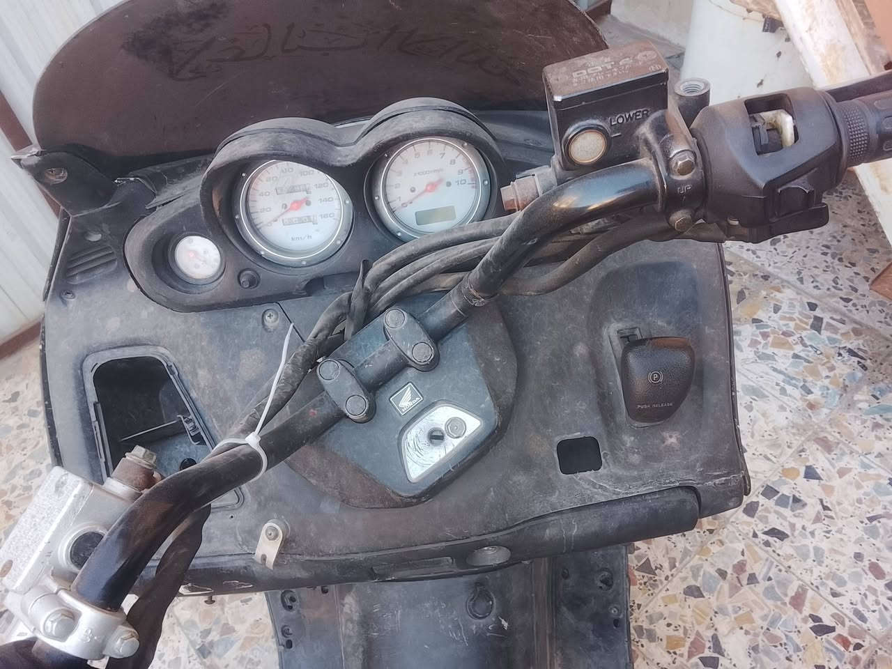 السلام عليكم فورزا 06 جاي امشي ييها وطفت ماعرف شنو عطلها يعني ابيعها كوم حديد و اكفلها سرقة وهاي سوالف دراجة تركتها فترة بالبيت والسبايدر ولونها مميز اسود طافي صبغ حراري سعرها 300 او مرواس بأيراني مكاني بغداد


**إذا كنت صاحب هذا الإعلان وتريد حذفه لأي سبب، رجاءا أرسل رسالة إلى الدعم الفني**