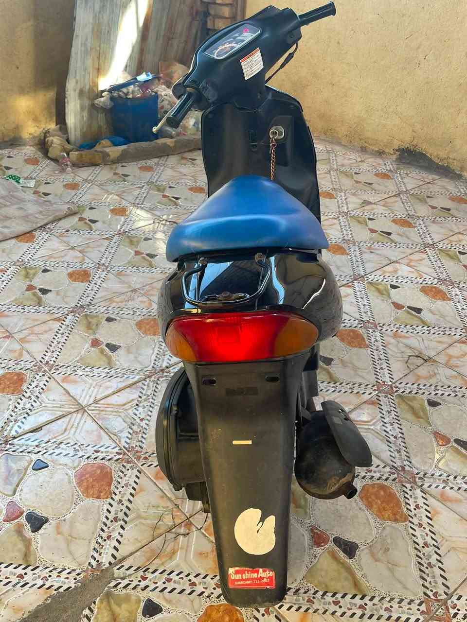 سلام عليكم دراجه ساسوكي رياضي للبيع كفاله عامه يعني وكيل  بعدها ع وضع البلادي الدراجه ما ناقصها اي شي سعرها ٤٠٠ 
الهاتف *********** واتساب واتصال مكاني المجر
