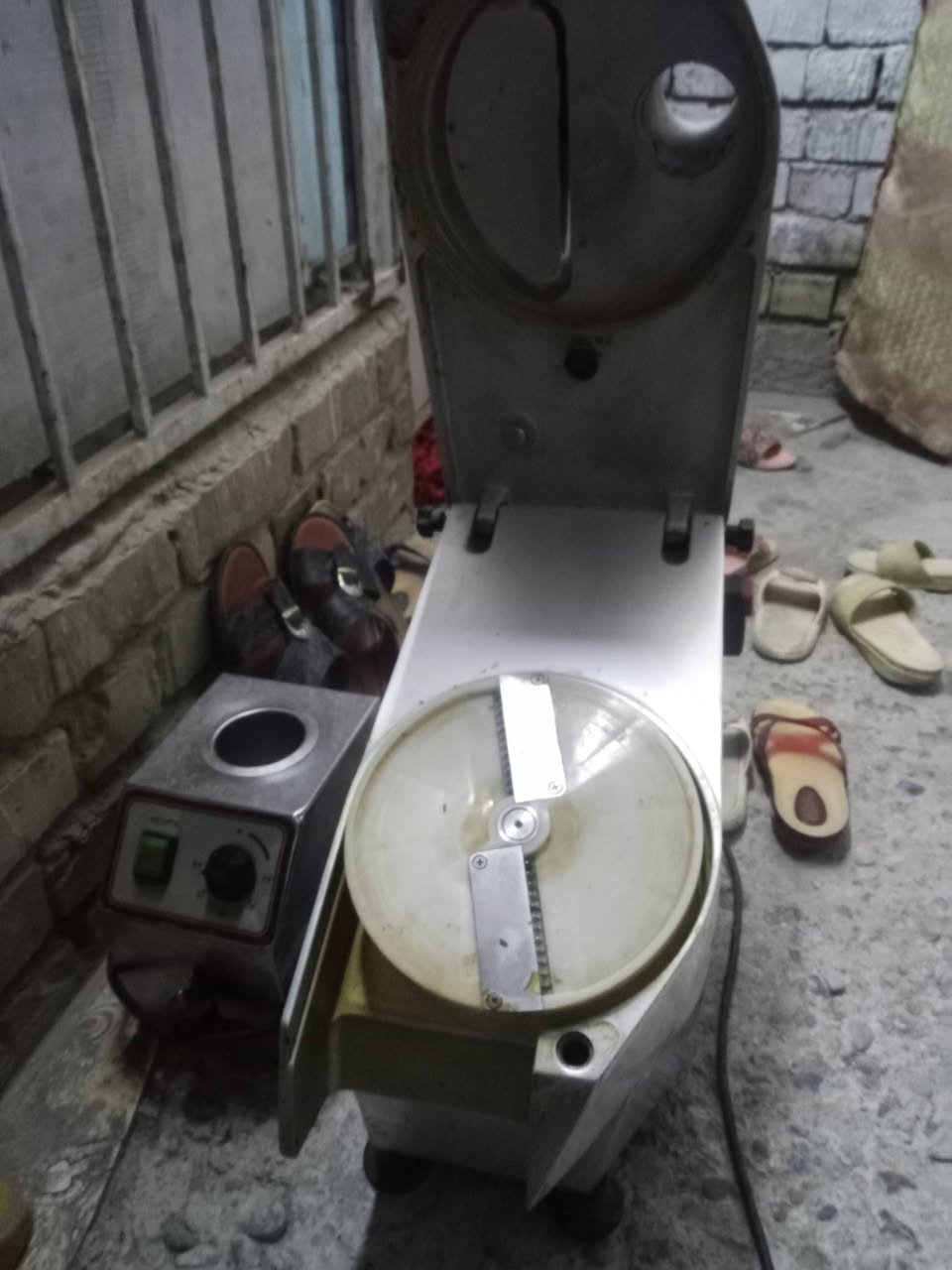 للبيع استعمال قليل هاتف ***********
