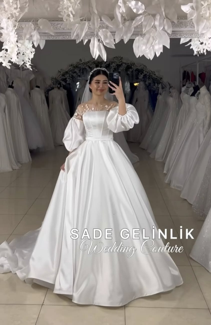 بدلة زفاف للبيع جديدة ملبوسة مرة وحدة فقط للاستفسار الاتصال على *********** مكاني بغداد
