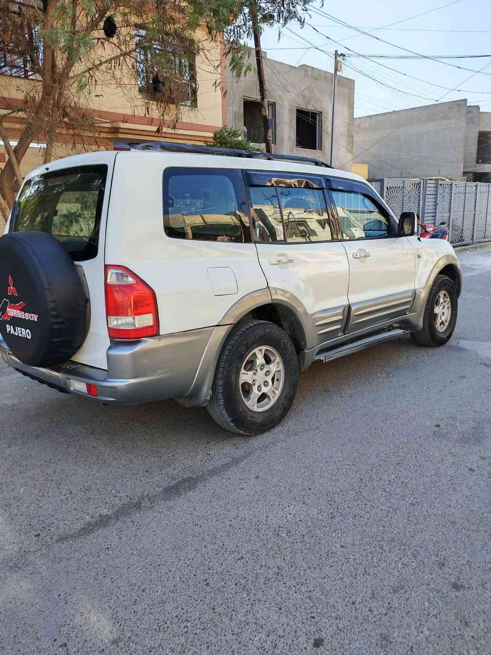 يالله سلام عليكم
باجيرو بجعه موديل 2002 
مكينه 3000 لمرغوب لاصرف  ولاتبخير 7 راكب صدر  تخم تاير تبريد وتدفئه كهربائيات كله شغال دواخل  نضيفه مابيها ضربه فقط صبغ مكانات رقم بغداد باسمي سعره 75 مكاني سلمان باك  ***********
