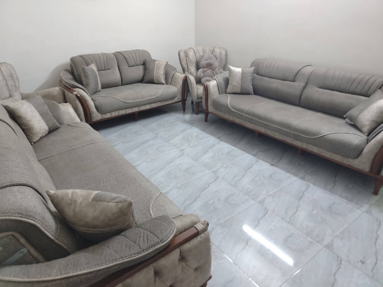 للبيع تخم تركي مديل الطاووس   10 مقاعد ضهر قلاب يصير سرير السعر مليون و 150 بدون عمله قفل قفل قفل مكان اعضميه ساحه عنتر


**إذا كنت صاحب هذا الإعلان وتريد حذفه لأي سبب، رجاءا أرسل رسالة إلى الدعم الفني**