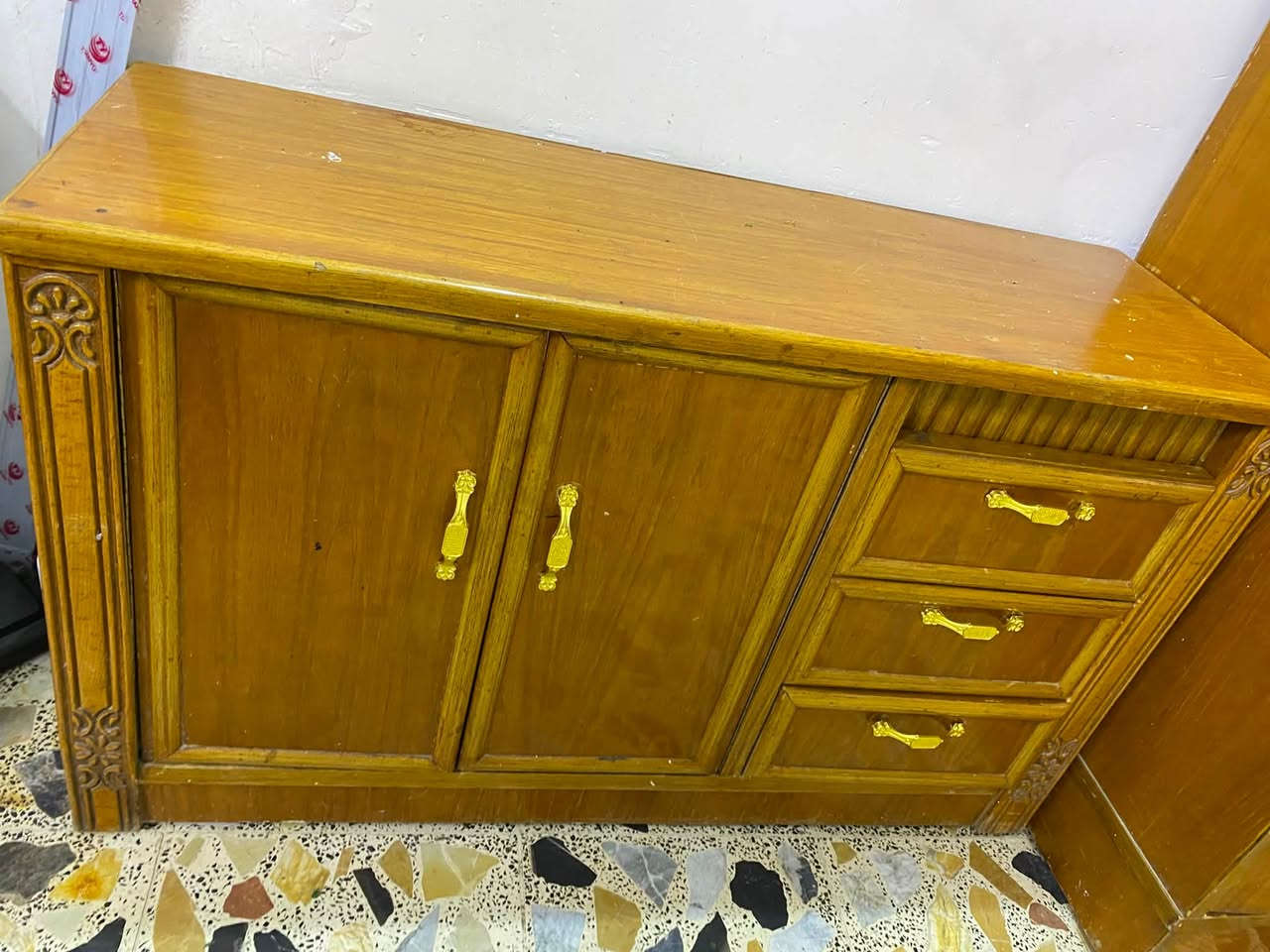 السلام عليكم السعر مليون الاتصال وتس ع رقم فقط ***********
