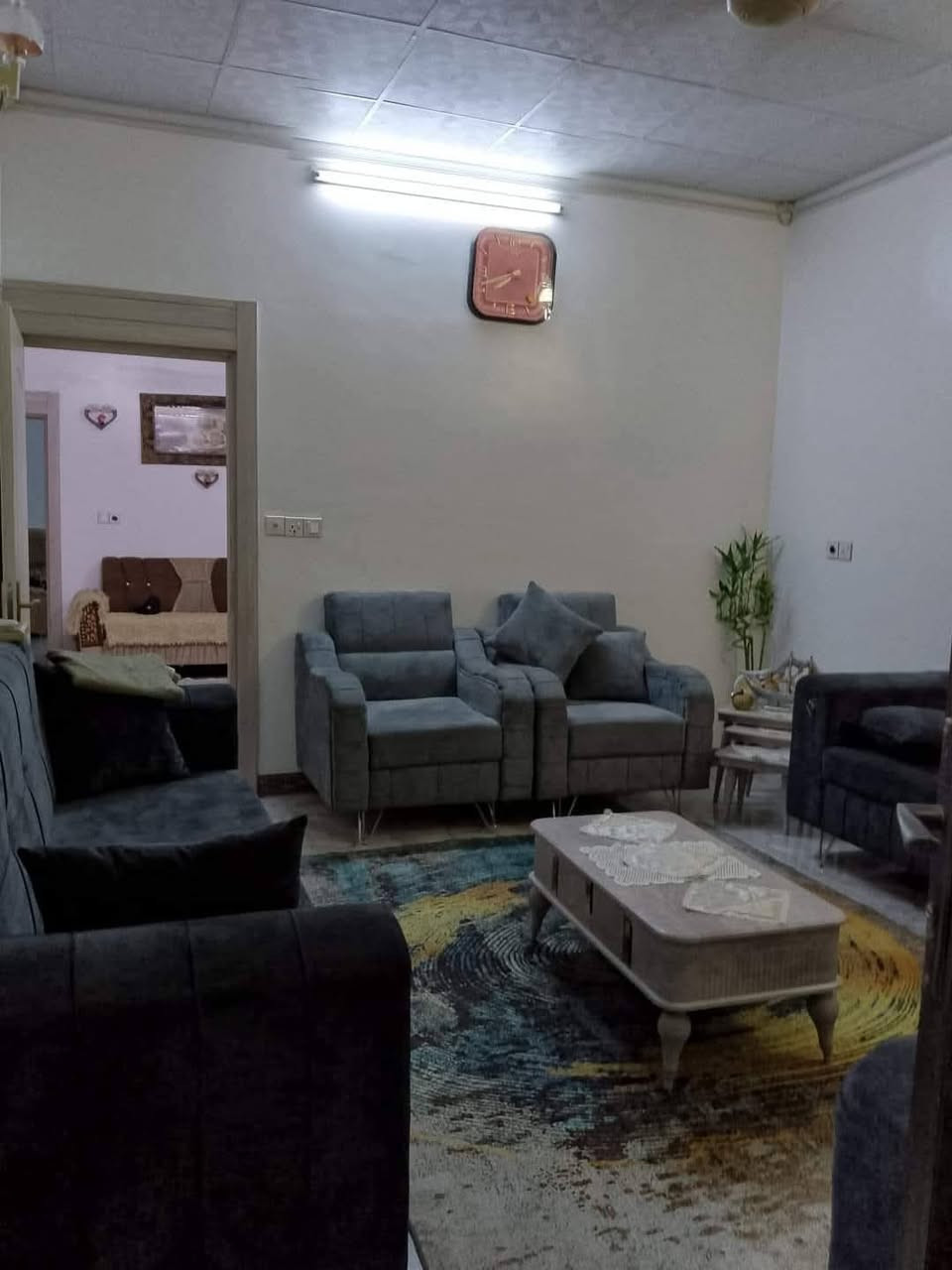 اعلان رقم ٦٢٨
دار للبيع المساحة ١٧٠م طابق واحد ركن الواجهه ١٠م الموقع كركوك حي عدن خلف مدينة العاب سمايلاند الموقع كلش حلو ومنطقة هادئه نوع العقار( زراعي ) المعامله كامل بيها اوراق سنة البناء ٢٠٢١ 
الدار يحتوي على كراج وحديقه واستقبال ومطبخ حار وبارد وهول وغرفة نوم عدد ٢ وصحيات وبيتونه 
استفسار اكثر اتصال على الرقم الموبايل 
***********
