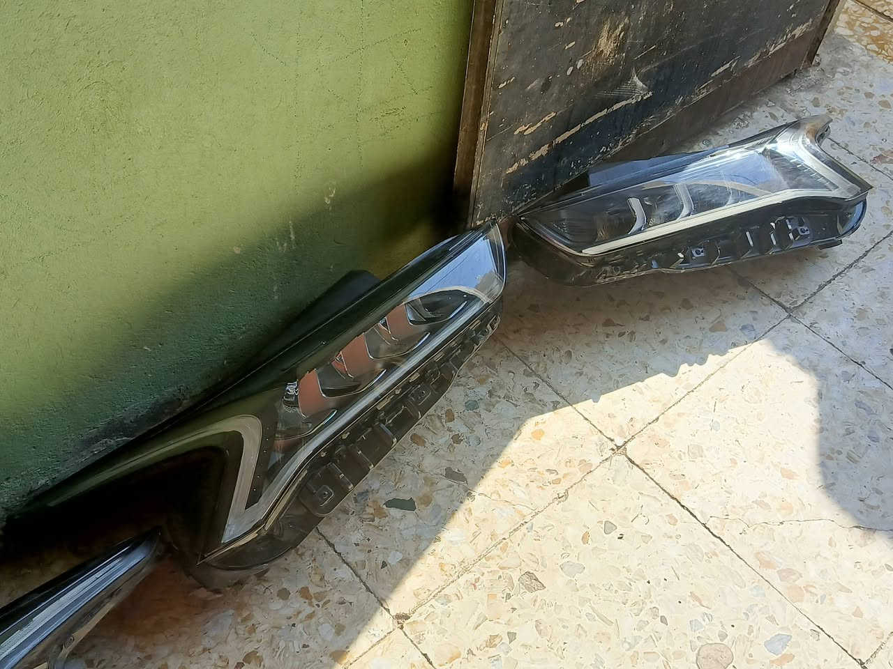 زوج لايت
لايتات زوج اربع عدسات من ل21ل24يرهمن كي فايف
بعدهم لك اصفاره  وتك 3عدسات صفحه اليسار 
الزوج ب6 ل4عدسات ول3 تك ب3
مكاني بغداد 
***********وتساب
