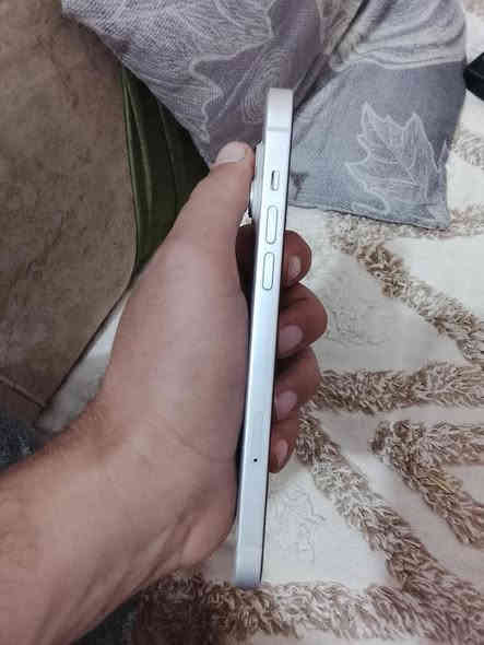 السلام عليكم 
ايفون ١٤ بلس 
بطاريه ٩٣ 
ذاكره ٥١٢ 
جهاز نضيف كلش ما مفتوح ابد ولا مبدل بيه شي 
سعره ٦٥٠ الاف
 مكاني بغداد شعب ***********
