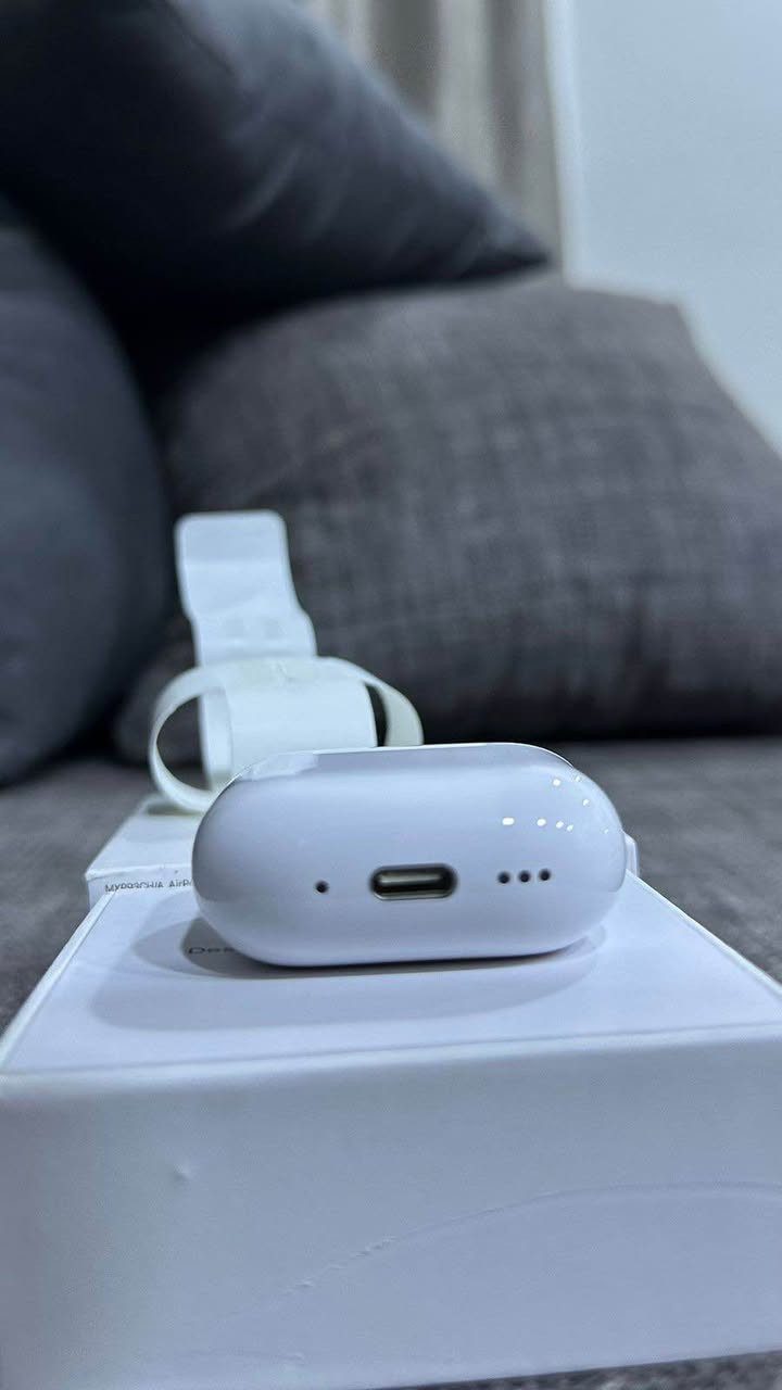 ايربود ابل anc) 4) ام العزل شحن تايب سي قطعه صارله اسبوعين وشرط اصليه
وضمان مدى الحياه اذا مو اصلي يرجع ونطيك ضعف فلوسه السعر 180و مجال قليل 
*********** Singapore
