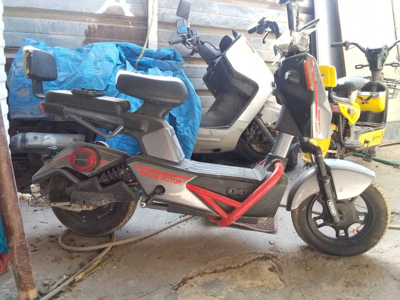 عندي دراجتين شحن نقصهن بطاريات
سعرهن من الاخير 350
مكاني الدورة


**إذا كنت صاحب هذا الإعلان وتريد حذفه لأي سبب، رجاءا أرسل رسالة إلى الدعم الفني**