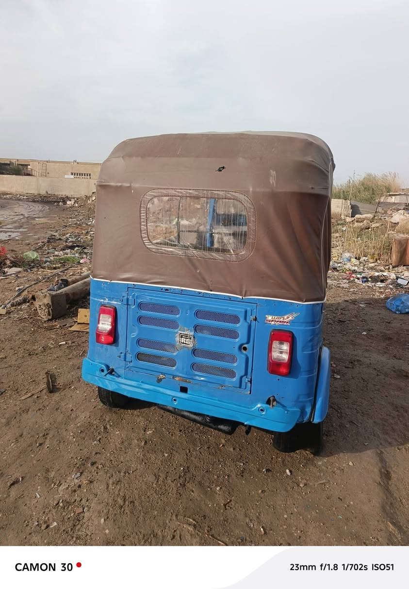 تكتك 17 وراق سنساخ لون ازرك مميز
مكينه 20 نضيفه السعر 2500 بيها مجال بغداد قرب صيطره الشعب ‏‪***********‬‏
