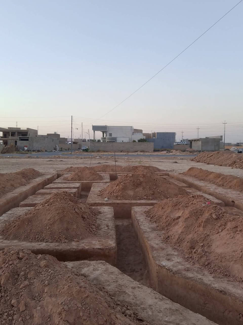 سلام عليكم.. رمضان كريم عليكم 
 يتوفر كادر عمل بأنسب الاسعار 

١- حفر اساس 

٢.تسليح قطع 
٣.صب اساس 

٤-لبخ بتلوات + فلونكات 
  
٥_صبغ شبابيك حديد 

بأنسب الاسعار وشغل درجه اولى 
للاستفسار..او واتساب ‏‪***********‬‏
