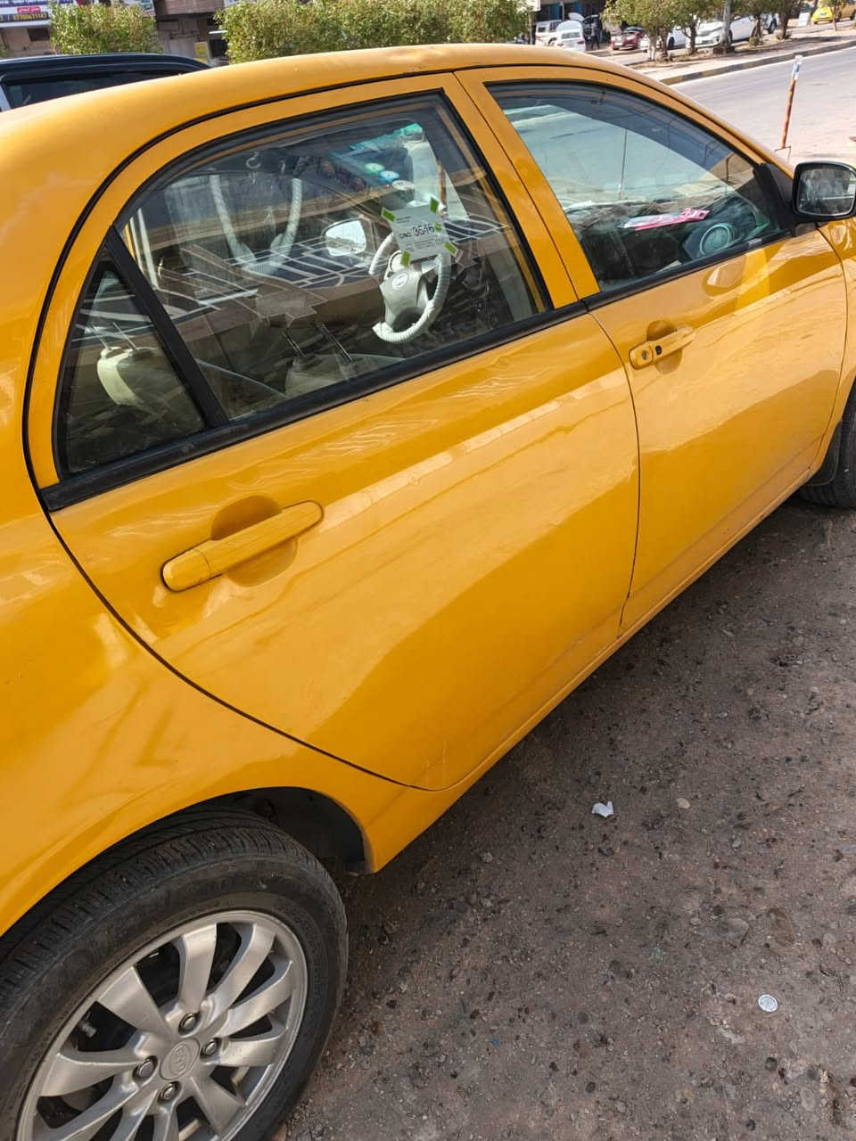 سلام عليكم 
بي واي دي جي 3 سياره نضيفه 
تخم تاير باتري شاشه لايت زنون اصفر وقوي 
صدر نضيف كلج كله جديد شديته رقم دولي 
تحول ثاني يوم مصفره هيه وغرمات السياره حلوه 
بس بيه كوره ضعيف ساعه يطلع دخانه وساعه تروح 
سعر السياره ب52 ورقه وبيه مجال حك الجيه 
مكاني بغداد الحسينيه مال راشديه 
رقم التليفون ***********
