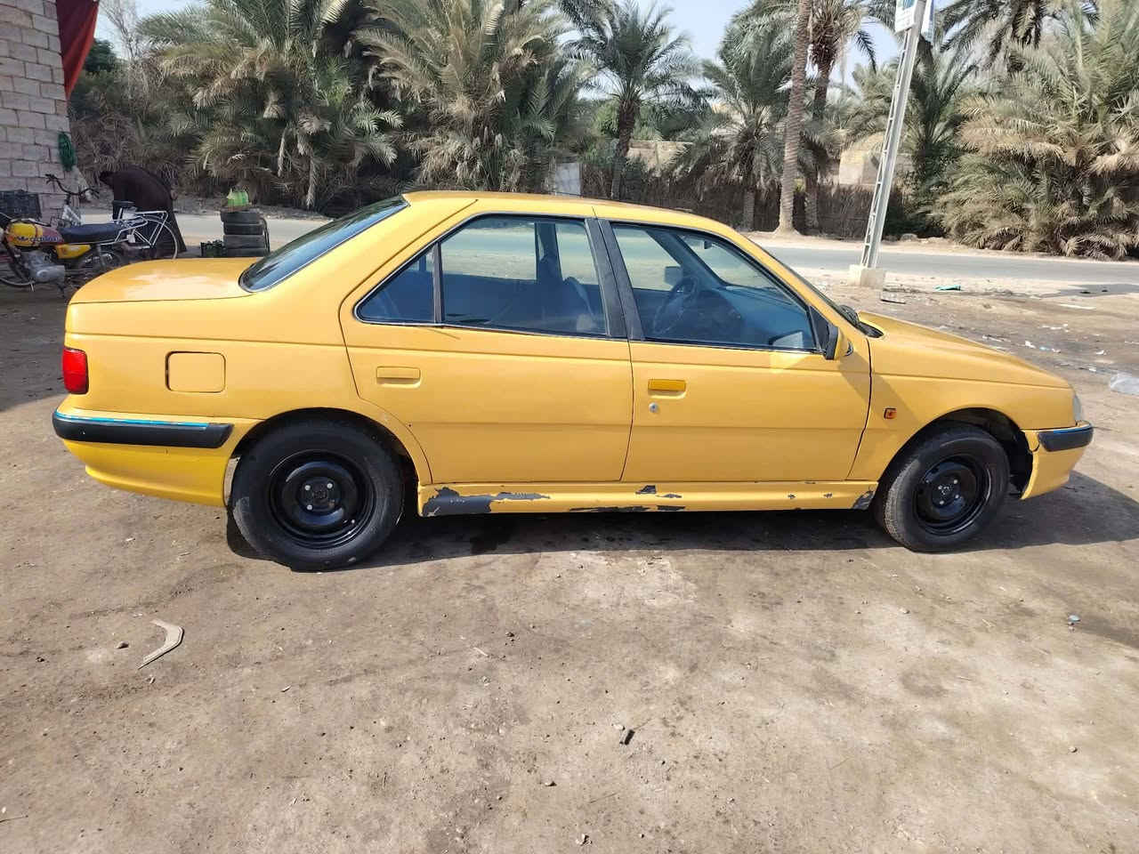 سياره بيجو بارص موديل 15 مكينته بيه تنقيص مصبوغه صبغ عام هيئه وغرامه مصفره سنويته ل 28 السعر 30 وبيه مجال 
رقمي ***********
