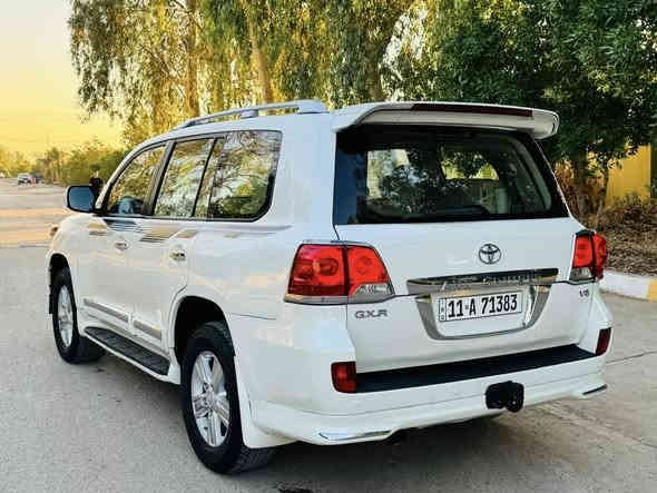 سلام عليكم لاندكروز 2013 ابريم اصل
السيارة جديده بمعنى الكلمة ماشيهkm 173 حقيقي
فول مواصفات كشنات جلد كرسي كهرباء شاشه بصمه فتحه 
حساسات امامي خلفي زراك لايت السعر 280ورقه وبيها مجال 
كير محرك صدر تخم تاير تراي جيد جدا السونار داخل المنشور 
عنوان بغداد للأستفسار ***********
