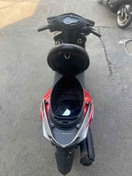 سلام عليكم
سكنس لد ياباني للبيع
الدراجه قبل شهر نازله رمبه
ماشيه 61000
جيب خمسين فيتر وياك وتعال
اكفلك المكينه من الفتح
كهرباءيات كلها شغاله شرط زلغ بالواير ماكو والدراجه خير من الله صافيه مثل الساعه سلف وهندر
الدراجه بيها ملاحضات بسيطه كلش بالكشر الخارجي من تخابرني افهمك عليهن
واليجيني مارجعه
 مكاني (شارع فلسطين قرب النادي التركماني)
السعر المطلوب (مليون و300) وبيها مجال آسف على الأطاله
(الهاتف) ***********
