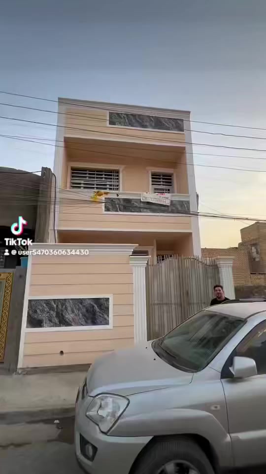 سلام عليكم بيت 100 قاطين بمتخل تكسيات بل ضباط اول متتخل صيطرة على يمنة اول فرع. بي 3غرف نوم وصالة ومطبخ وستقبال بناة حديث 26       سعر 140 وبي مجال قليل                   *********** وتساب ‭0787 421 9399
