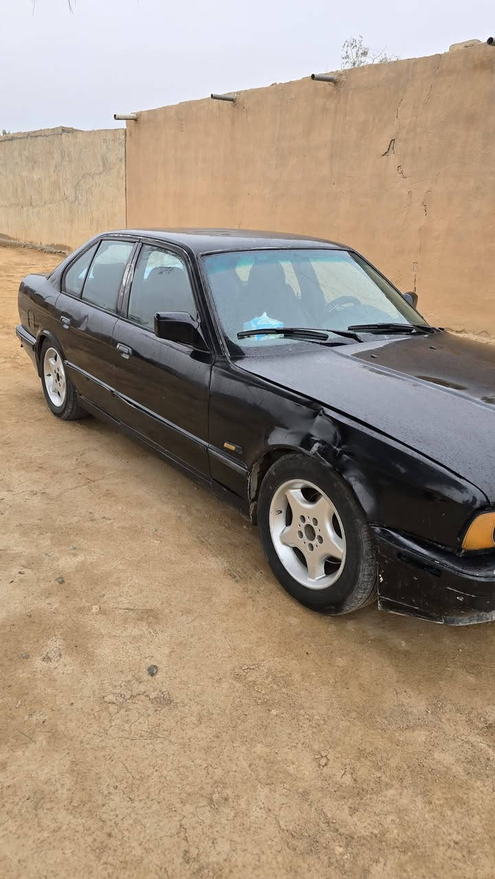 بي ام  حجم 525 غرفة كامل جديد شامل الدشبول عدادات شغالة كامل  محرك وكير واكسل بشرط ، تحويل مباشر ، مكان ديالى السعر 55  
***********
