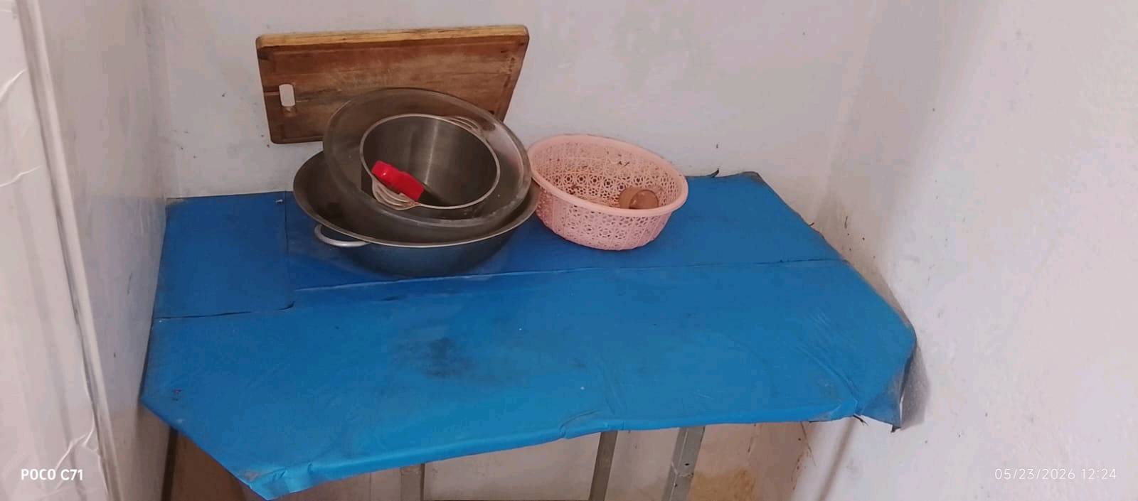 . ثرامة لحم وفلافل كهربائية الحجم الكبير مع قلاية فلافل وسمبوسة مع قلاية فنكر مع طباخة هبمركر مع جام خانة بالهدارة وملحقاتها مع ثلاجة عارضة مع سنگ غسل تانكي مياه شرب مع كافة الاواني والمعدات (جاهز للعمل فقط مواد و مسواك البيع اليومي )
العنوان التنومة / طريق گردلان الشارع العام قرب خطوة علي بن الحسين عليه السلام مجاور علوة العامري لبيع الحديد الايجار