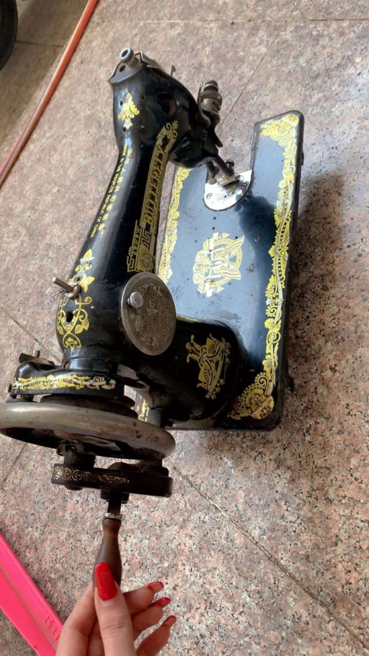 مكينه خياطه قديمه مستعمله للبيع يرادلهه بس دوزنه  ب50 مكاني بغداد


**إذا كنت صاحب هذا الإعلان وتريد حذفه لأي سبب، رجاءا أرسل رسالة إلى الدعم الفني**