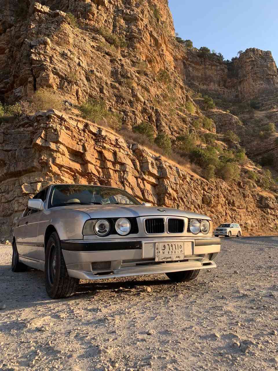 للبيع بي ام موديل 92 لون سلفر مواصفات فول رقم بغداد بسمنه محرك 6 سلندر صبغ حزام مكفوله من الحادث حجم 535 محرك مفتوح مو مسكر مكانهه بغداد صليخ السعر 57  ***********.  ***********
