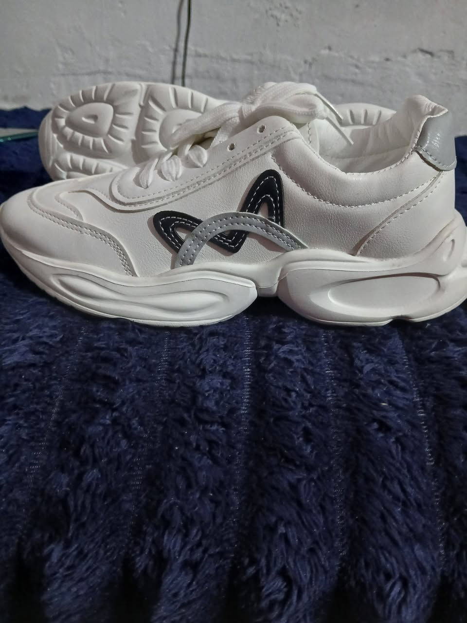 احذيه خفيفه بلبس اسعار مناسبه 🌹
للحجز على لخاص لو الرقم***********
