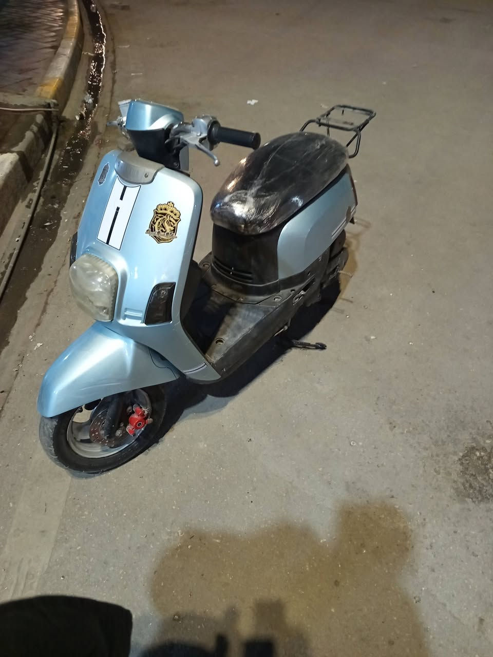 دراجه ناريه بواليسي نضفه كدمك نضفه فول ونعومه
***********
