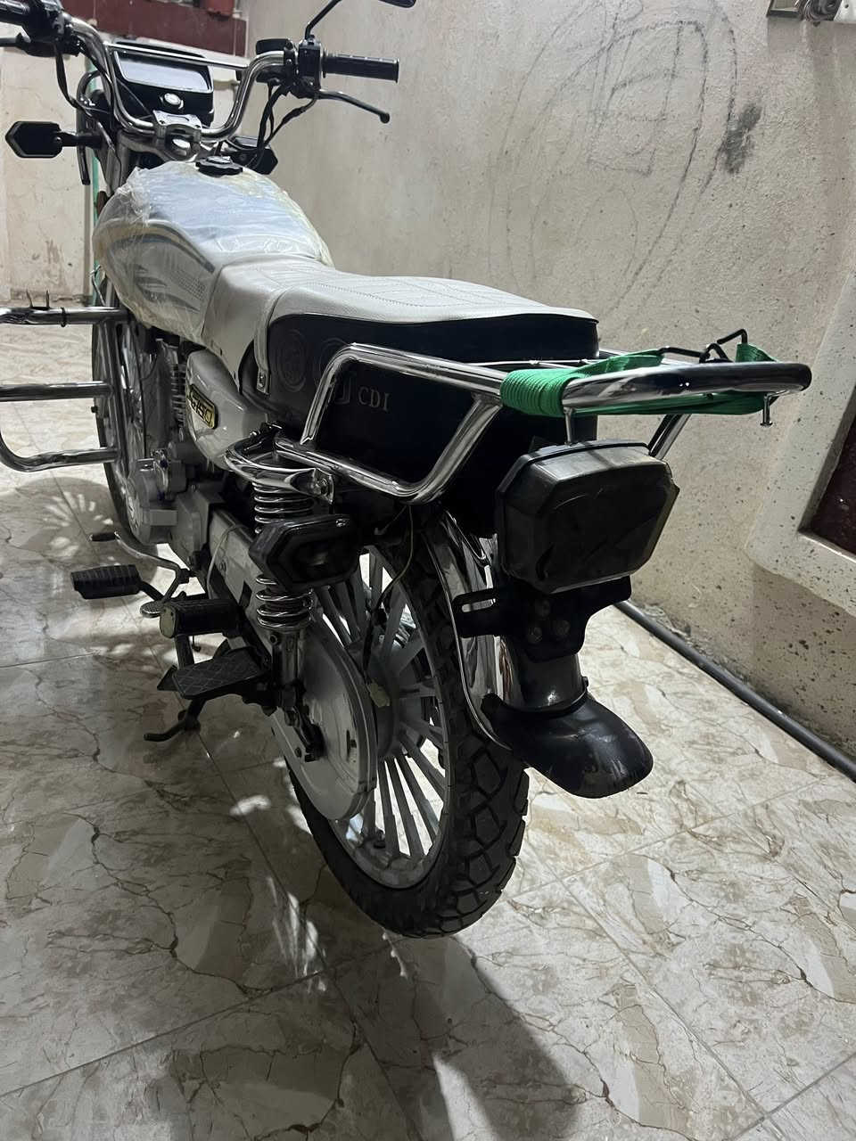 سلام عليكم إيراني موديل24 سيفان محرك كبس ممفتوح كهربائيات كله شغاله نضافه شوفت عينك 100/100السعر 750 وبيه مجال شي قليل العنوان قضاء الخالديه***********
