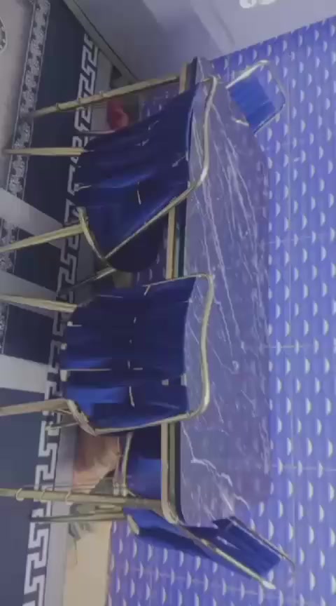 ميز طعام واربع كراسي قفله 85
للتواصل ***********
