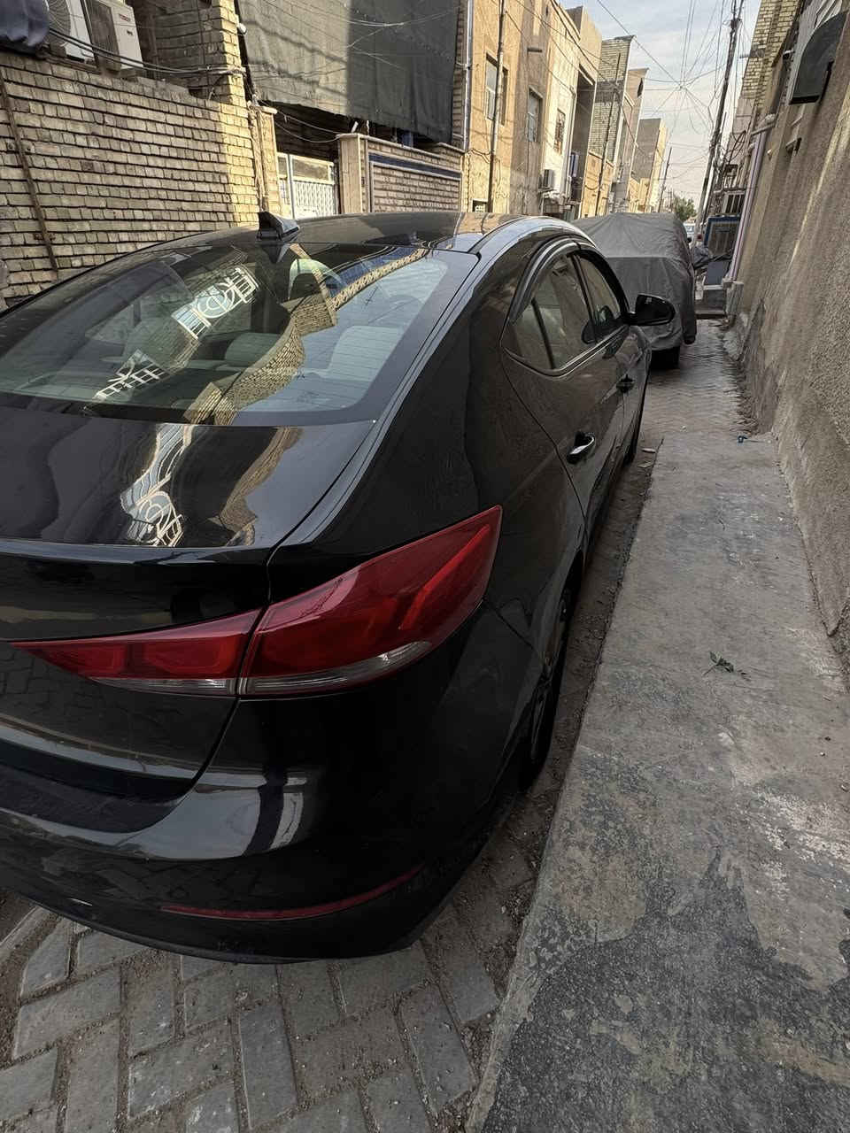 السلام عليكم 
للبيع 
النتره 2017
حادث فقط بنيد صبغ
بلعراق صار بيهه صبغ جاملغ خلفي 
سياره مصروف عليهه منضومه زنون سعرهه200$
وشاشه تدعم GPS  أندرويد اصليه سعرهه 350$
داخل بيجي سياره مكفوله من الشواصي الغود 
تحكمات 
كامره دواره 
السعر 112 وبيهه مجال بسيط 
***********
