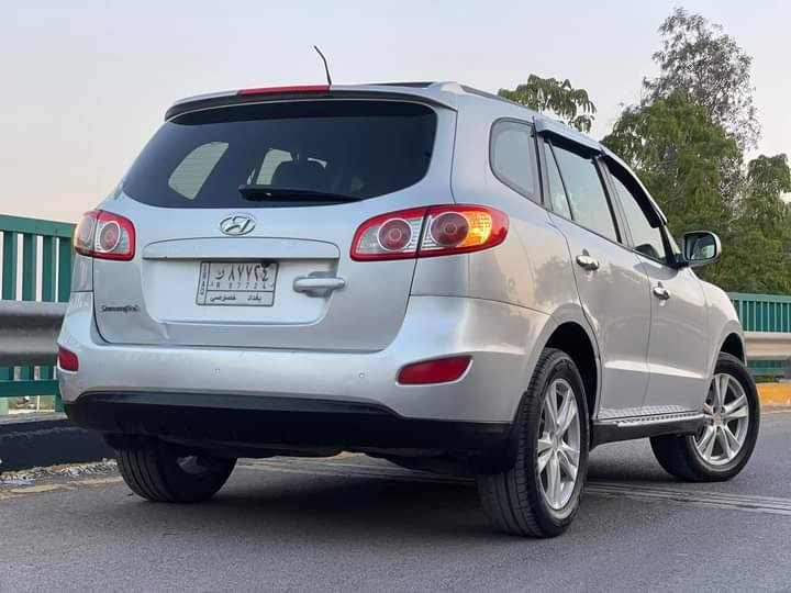 يالله
سيارة سنتافي امريكي 2012 للبيع 
السونار وحادثها بامريكا مرفقة بالصور
بيها ٣ قطع صبغ
البنيد مصبوغ اثر شخوط فقط لا غير 
محرك وكير بحالة جيدة جدا 
الصدر تم تبديله قبل كم يوم جديد
المواصفات 
محرك V6
٦ سلندر 3500
كير نظيف جدا 
٥ مقعد 
تبريد قطعتين 
مثبت سرعة كروس
تحكم جهتين 
كاميرا خلفية 
شاشة كبيرة 
كشن كهربائي
الكشنات جلد
لايتات جديدة
بلوجكتور زنزن اصلي
تحتاج زوج تاير فقط
السيارة باسمي شرط تحويل ثاني يوم
السيارة ممتعوبة
بيها منظومة غاز جديدة مشدودة في الورشة الحكومية 
ايطالية بعدها داخل الضمان
تفول اب 10000 توصلك للنجف وترجعك 
الموقع بغداد بعد سيطرة الشعب 
على الشارع العام في بوب الشام 
السعر 145 $ بيها مجال بسيط
متواجد على النت


**إذا كنت صاحب هذا الإعلان وتريد حذفه لأي سبب، رجاءا أرسل رسالة إلى الدعم الفني**