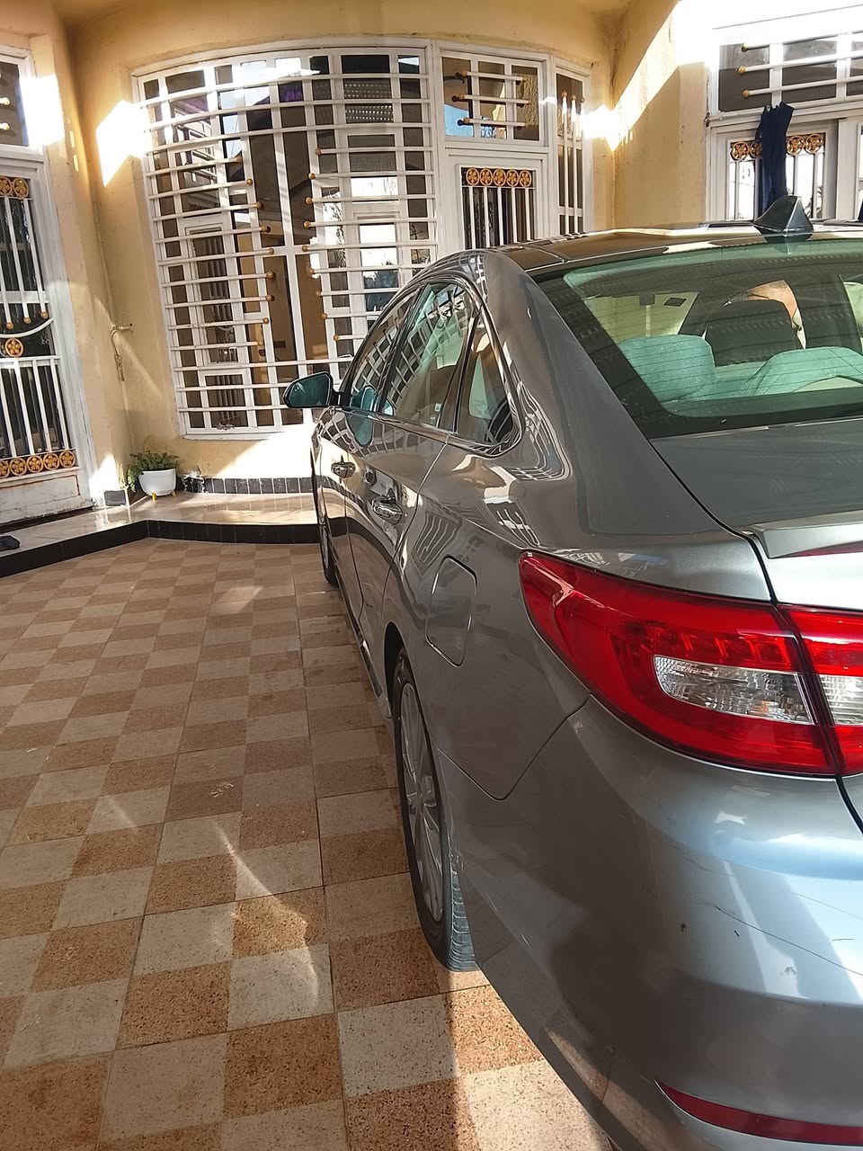 سلام عليكم سوناتا لمتد 2015 وارد امريكي حادثه جاملغ وبنيد بدون دواخل وبيها باب الصدر  مبدله فقط ليبل واحد مكينه 2400 كير حداديه جاهزه تبريد ثلج تدفئه شغاله رقم بغداد بسمي مواصفات لمتد بنراما كشنات 2 كهرباء تبريد وتدفئه شاشه كامره بلادي دمامات بلاديه نضام اسبورت دبل اكزوز تحكم ستيرن ويل 17 بلادي رادار جانبي بردات خلفيه بلادي مانع انزلاق لدات اماميه 3 بصمات تبريد قطعتين
السعر 127 وبيه مجال 
*********** // ***********
