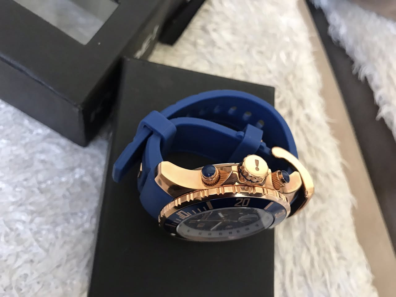 ساعه اوربيه إصليه ماركه !KYBOE معه ضمان سعر100 وبيها مجال.مكان اربيل


**إذا كنت صاحب هذا الإعلان وتريد حذفه لأي سبب، رجاءا أرسل رسالة إلى الدعم الفني**