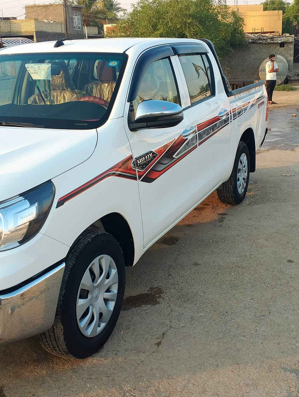 سياره للبيع 23 كفاله عامه ماشيه 23 ألف مكان بغداد
رقم السيارة القادسية الاستفسار الاتصال على الرقم ***********
