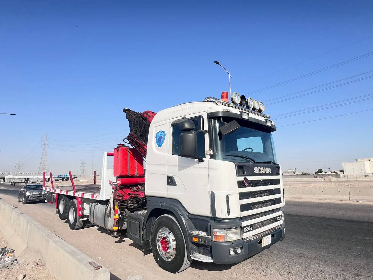 سلام عليكم البيع كرين سكانيه 2002 فول موصفات كير عادي 3/3 رقم ناصريه 
 انجكتر124
 كرين فاسي450 
14 طن مديل الكرين2003
9سلايتات 6 هدروليك3 سحب
سياره حلو جديد مامتعوبه عل ايدي
مكاني البصره 
***********
