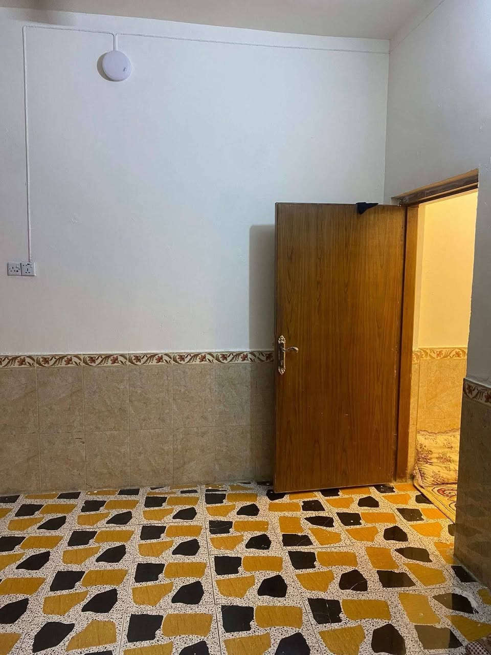 السلام عليكم
بيت
 للايجار في حي الوحدة الثانية قرب مدرسة الغصون
المساحة ١٠٠
الاستفسار:***********
