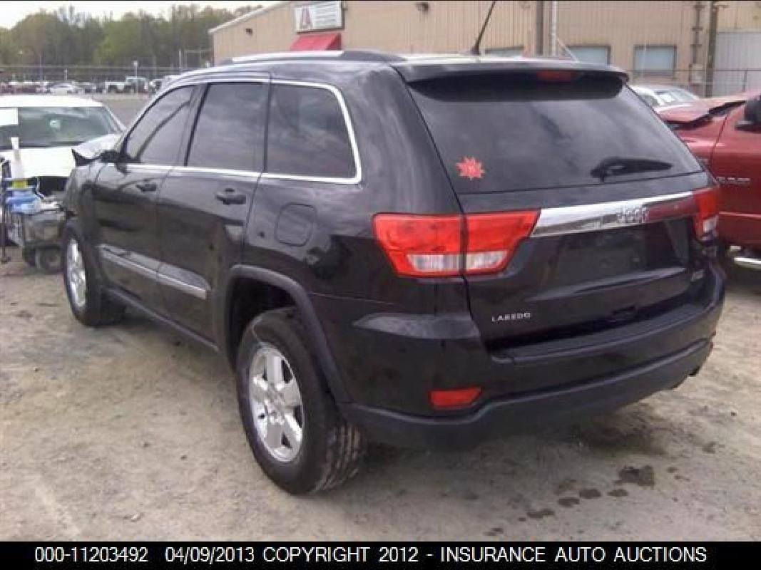 للبيع جيب موديل ٢٠١١  صدر امام خلفي جديد بالكامل @دسكات و بنزات جدد عليه ادامة دورية@ حادثه موضح بالصوربدون دواخل @منظومة تبريد جديدة بيه منظومة غاز @ويل كب مال ٢١@ محرك وكير بحالة جيدة@ تخم تاير جديد @شاشة اصلية مال برادو @كاميرا تسجيل امامي خلفي@كشنات جلد مشمشي @مكان السيارة بغداد@الحرية او التاجيات@السعر ١٤٠ $
للاستفسار *********** واتس اب فقط لاتراسل على الماسنجر
