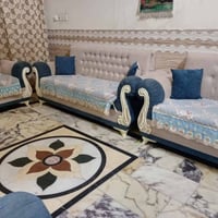 تخام • ١٠ مقاعد • كنب